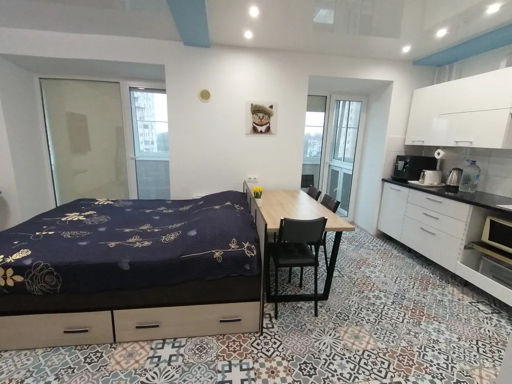 Апартамент с видом на храм Александра Невского