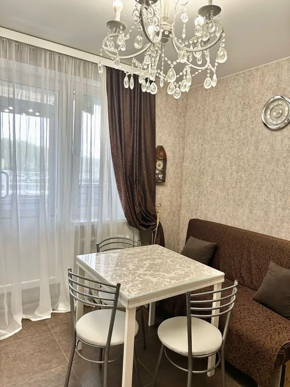 Стильные квартира с мансардой в центре