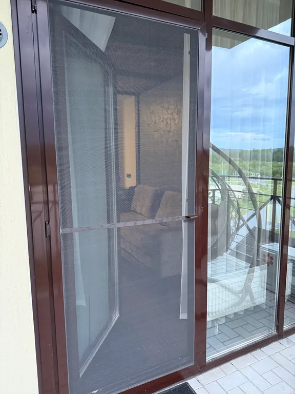 Семейный апартамент у озера на горнолыжном курорте Солнечная Долина