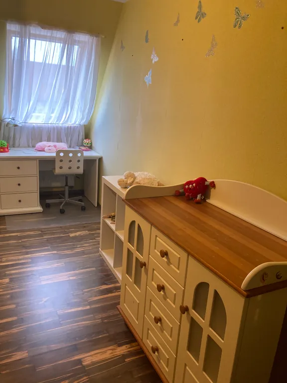 Квартира Апартаменты с тремя спальнями на улице Осенней в Центральном районе — Калининград