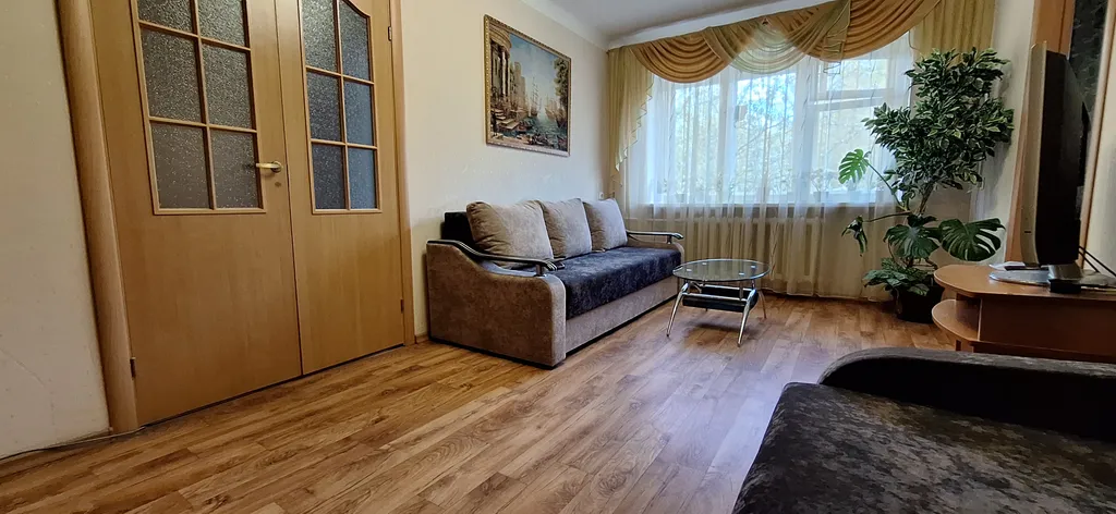 Чистая и уютная 2-комнатная квартира недалеко от ЖД вокзала