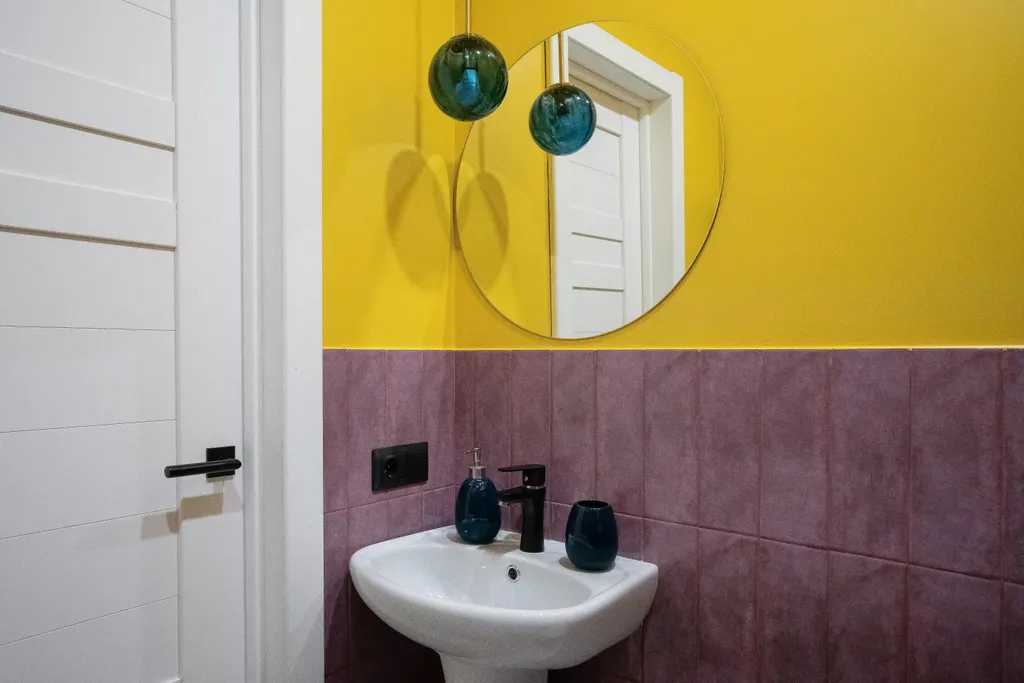 Лиловая студия у моря