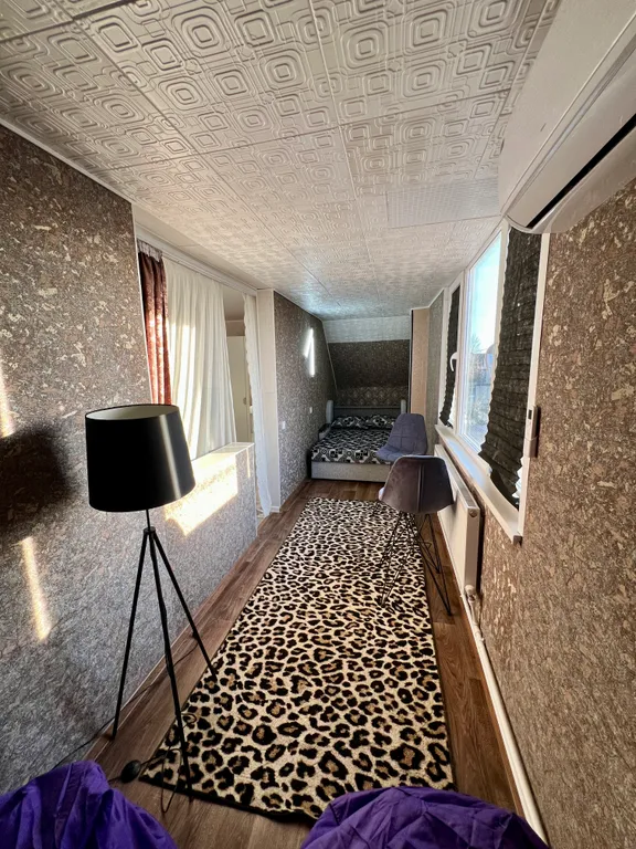 Этаж в частном доме с отдельным входом и баней на территории