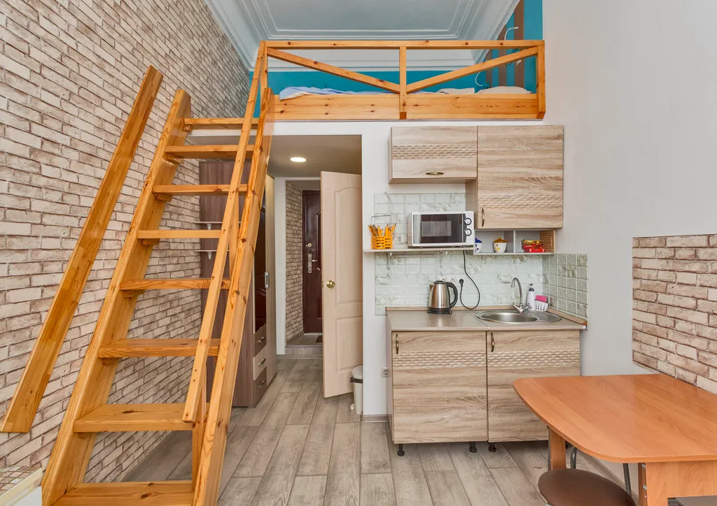 Уютная студия с видом на Золотой мост