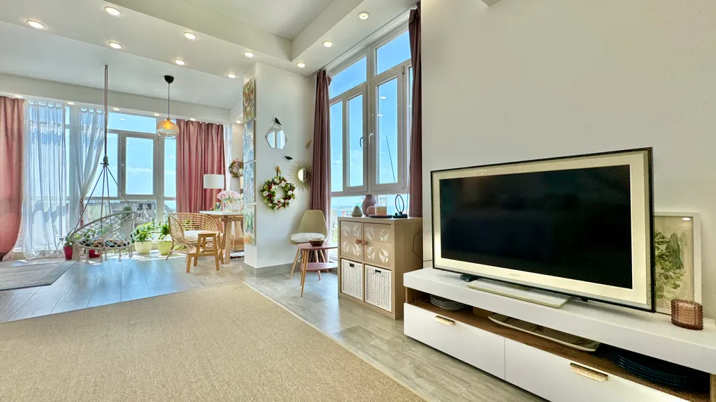 Квартира с дизайнерским ремонтом и видом на море Восход Ялта