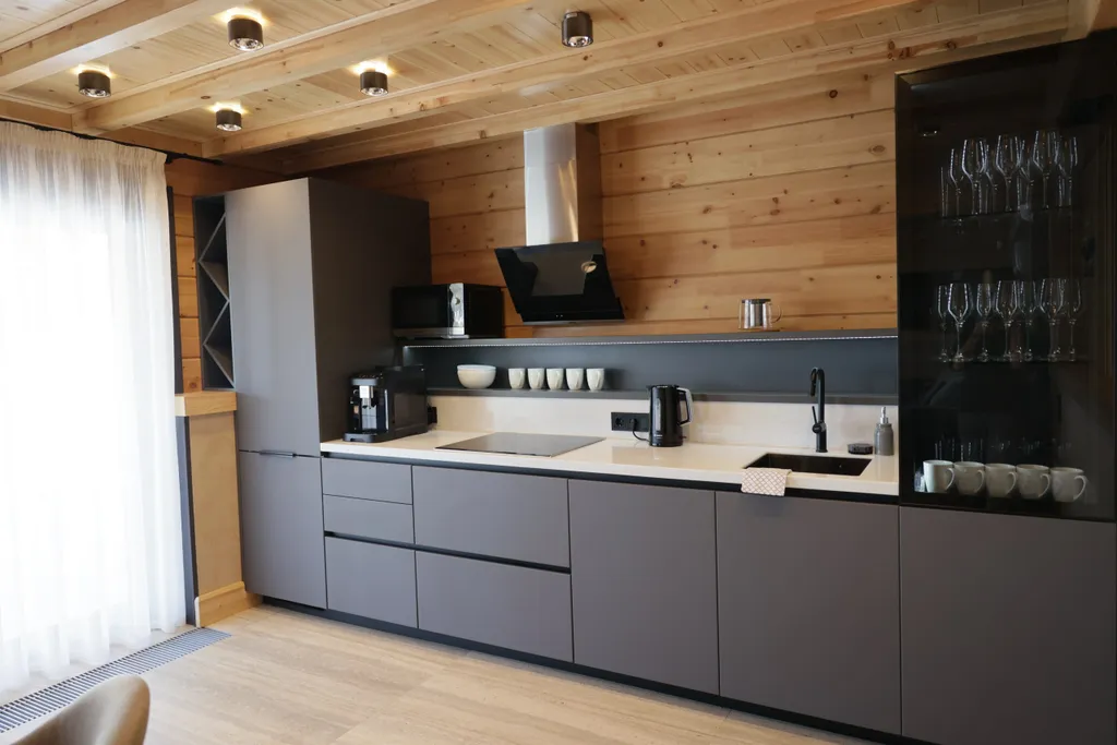 Коттедж Комфортный современный дом в горах Алтая ждет вас. — Озёрное