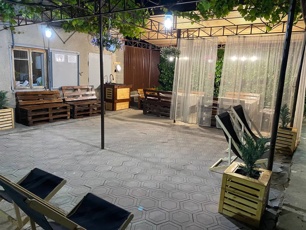 Дом с бассейном и баней рядом с лучшим песчаным пляжем в Орловке