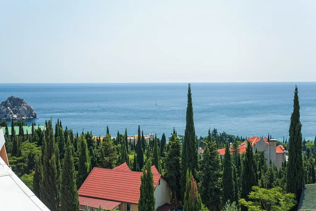 Респектабельные апартаменты с видом на море, горы, рядом с артек