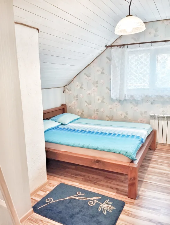 Коттедж под Минском с баней, озером, беседкой