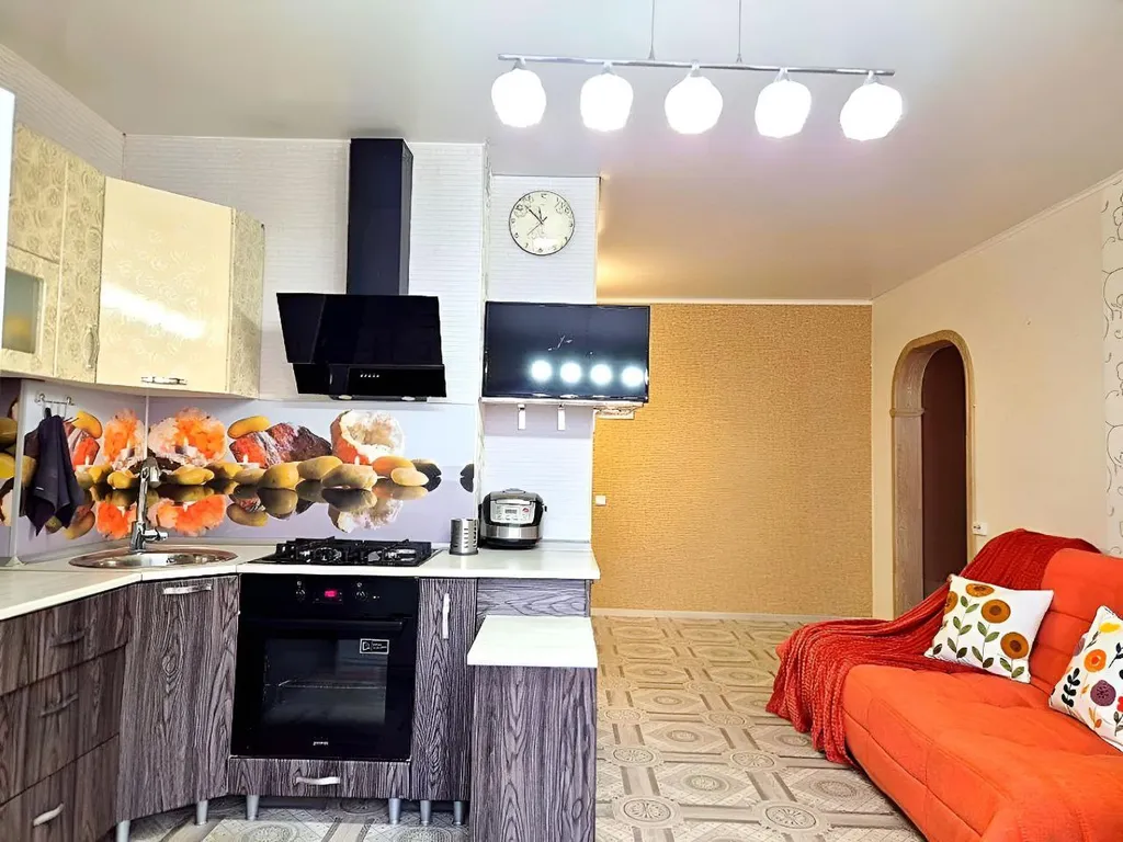 Яркая квартирка