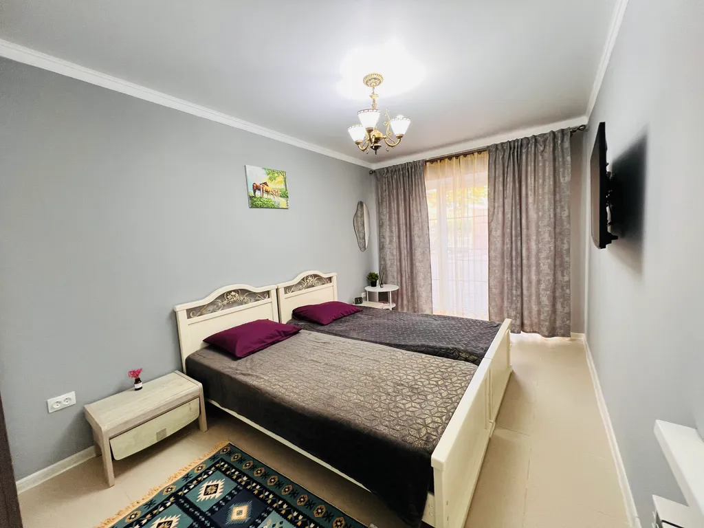 Домик с красивым двором