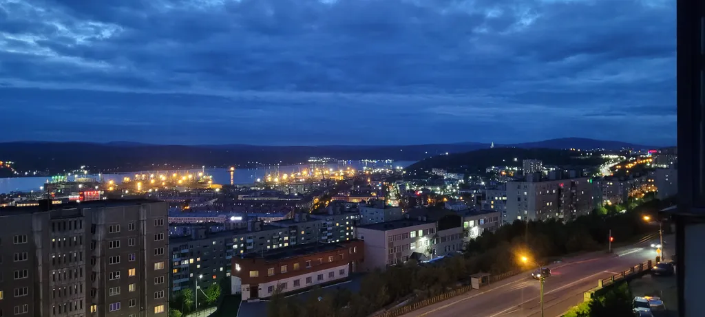 Уютная квартира с панорамным видом на город и Кольский залив