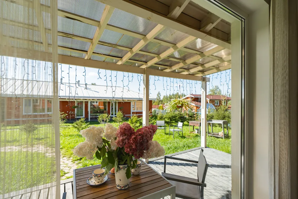 Коттедж Большая дача с 2 спальнями — Светлое