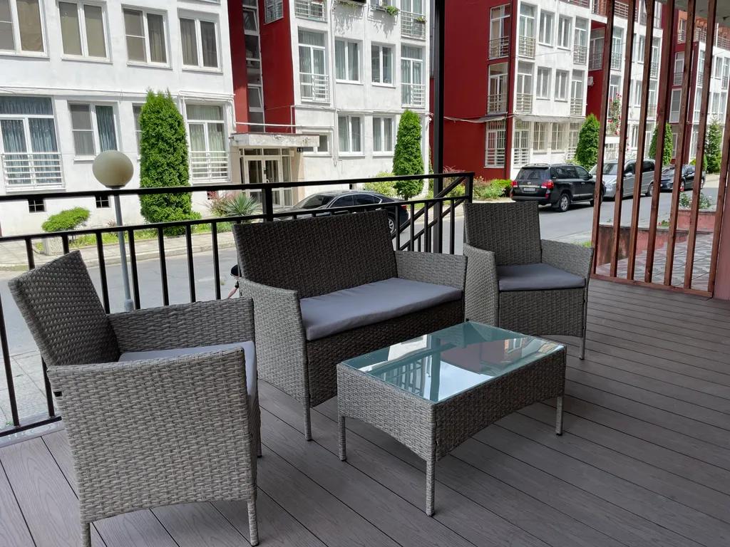 Лофт с террасой в центре на набережной, Закрытый двор