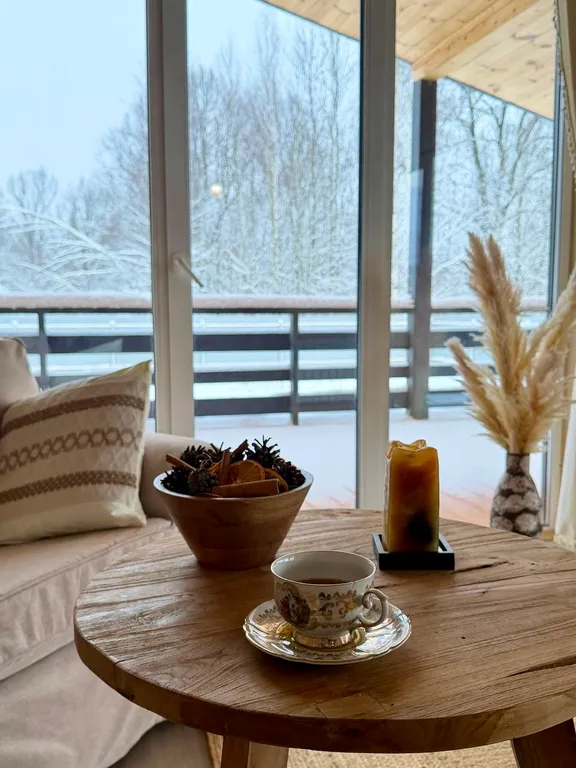 Домик в деревне На Бали Бывали с видом на лес