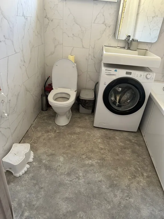 Дом с бассейном в черте города