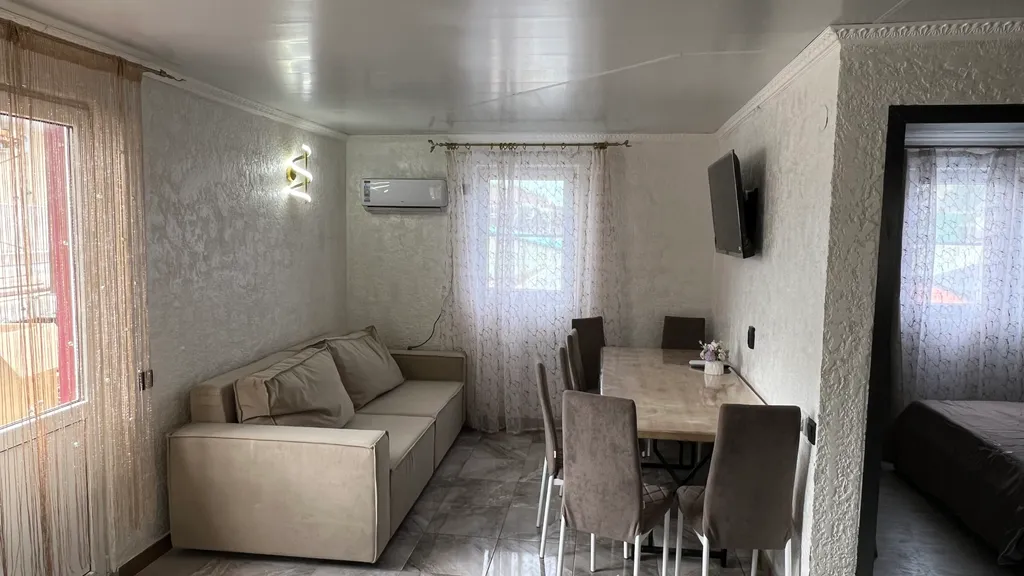 Четырехкомнатная квартира у моря 250 метров