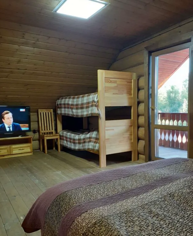 Уютный гостевой дом с баней на берегу озера