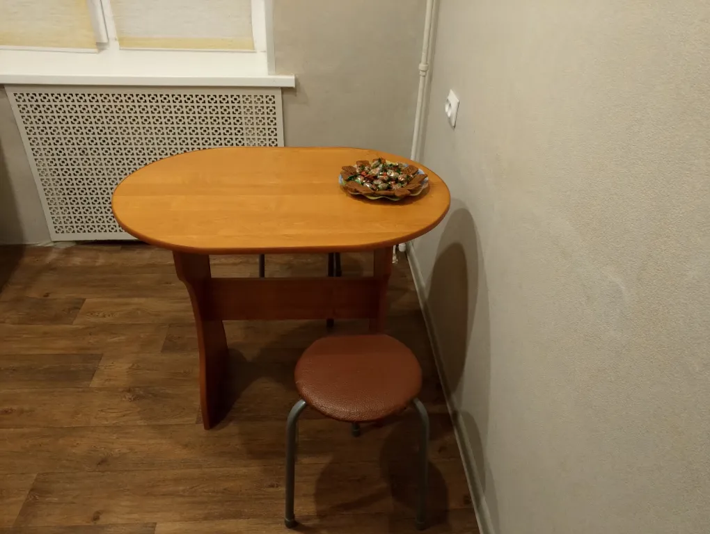 Хорошая квартира рядом с остановкой в тихом спокойном дворе