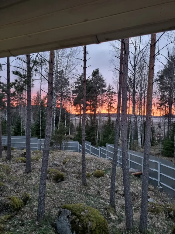 Загородный дом с видом на озеро