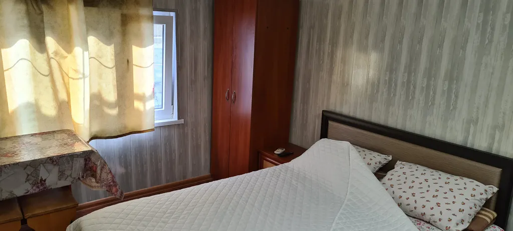 Бюджетный трёхместный номер у моря