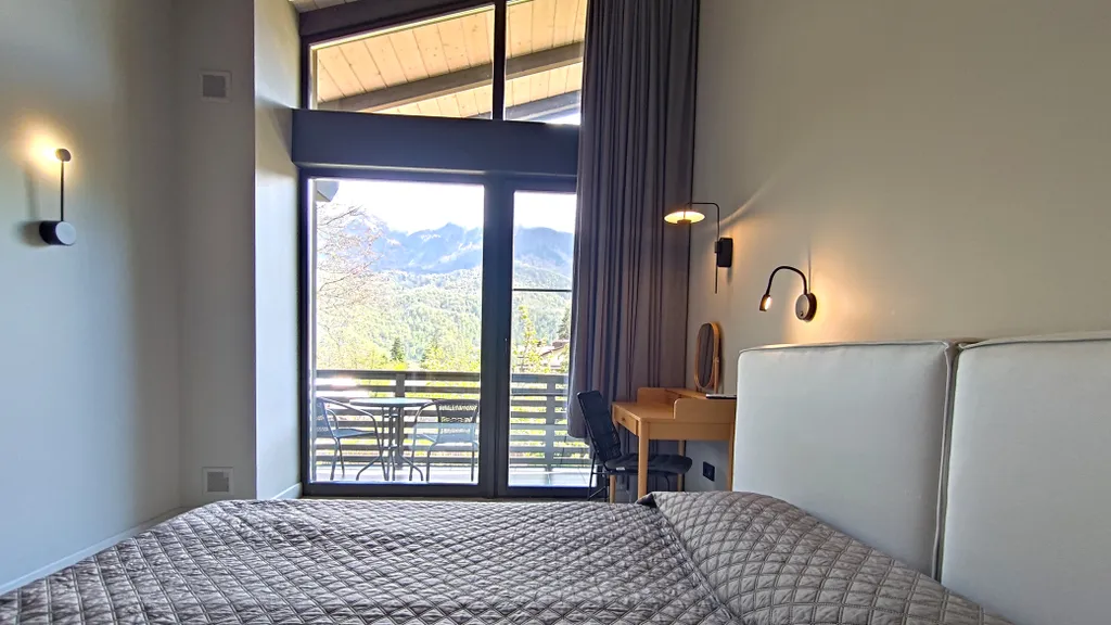 Таунхаус с джакузи и сауной. Камин. Панорамные окна. Барбекю.