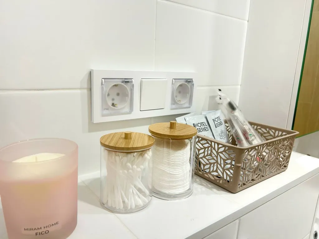 Современная евродушка у военной части