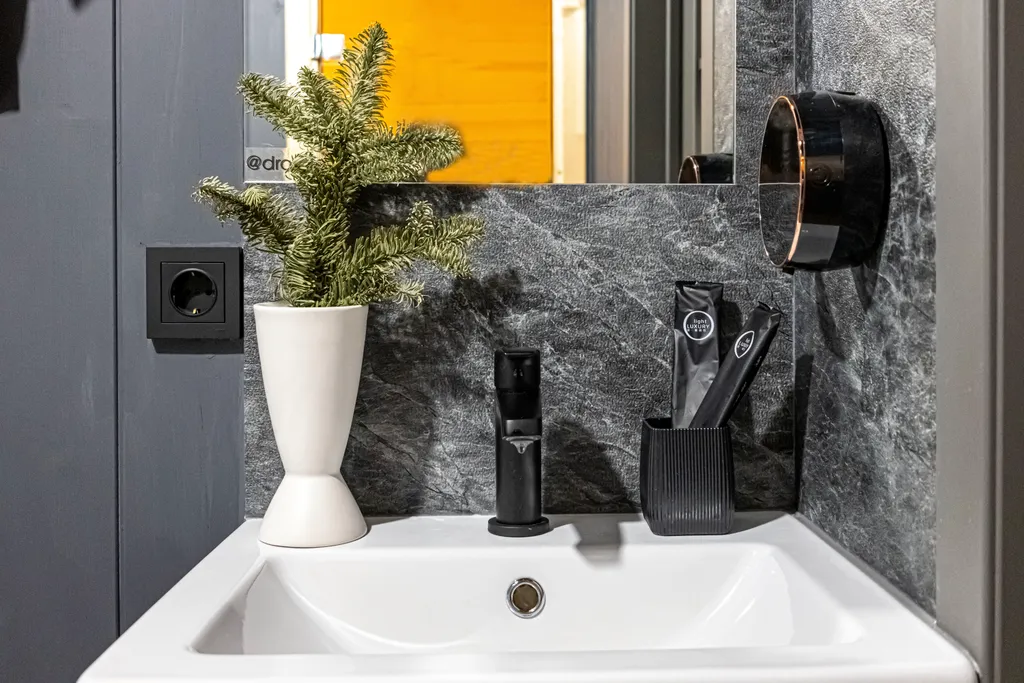 Коттедж Дом с сауной с двумя спальнями — Иннолово