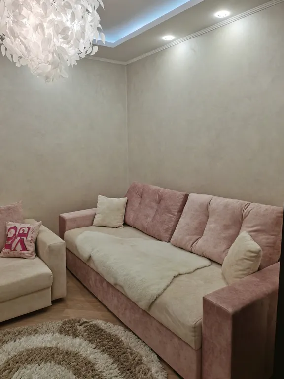 Центр города, уютная квартира в новом доме, лифт, парковочное место.