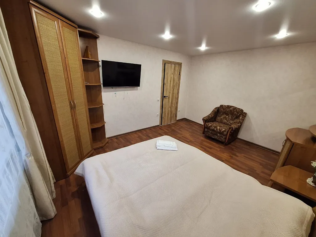 Коттедж Дом в центре города с парковкой и мангальной зоной — Геленджик