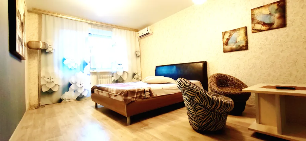 1-комн. Квартира в стиле бабочка — аренда посуточно в Тольятти