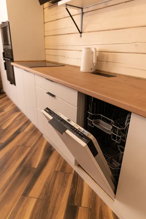 Новый дом с дизайнерским ремонтом