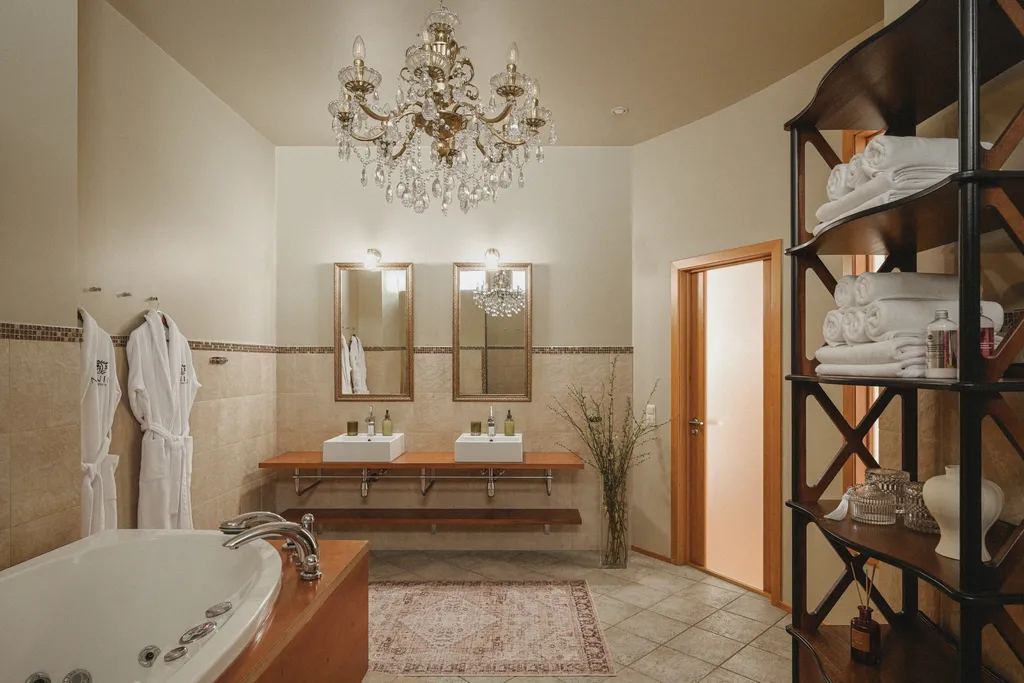 Галерея 300 м с панорамным видом на Фонтанку