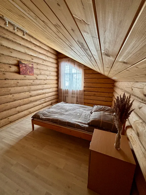 Уютный двухэтажный загородный дом с видом на Свиягу