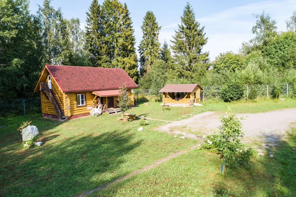 Коттедж Уютный Таунхаус для небольшой семьи рядом с лесом и озером — Беличье