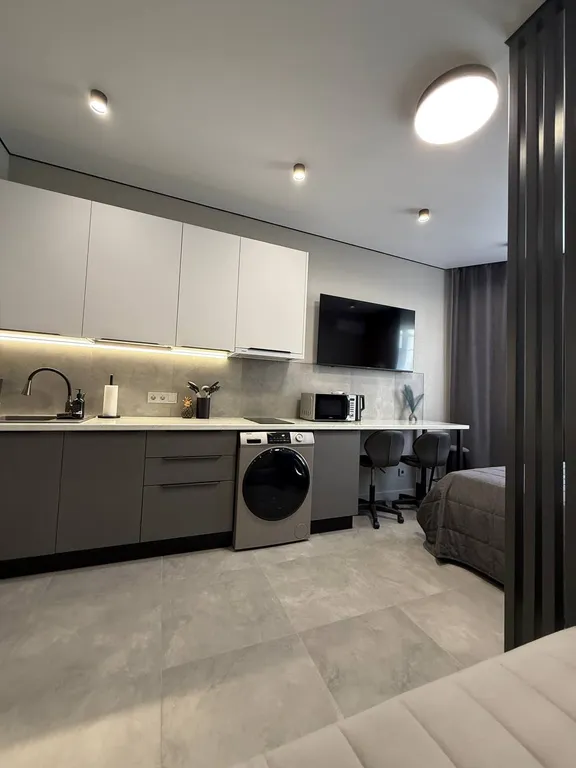 Уютная студия с хорошим наполнением в Курортном городке