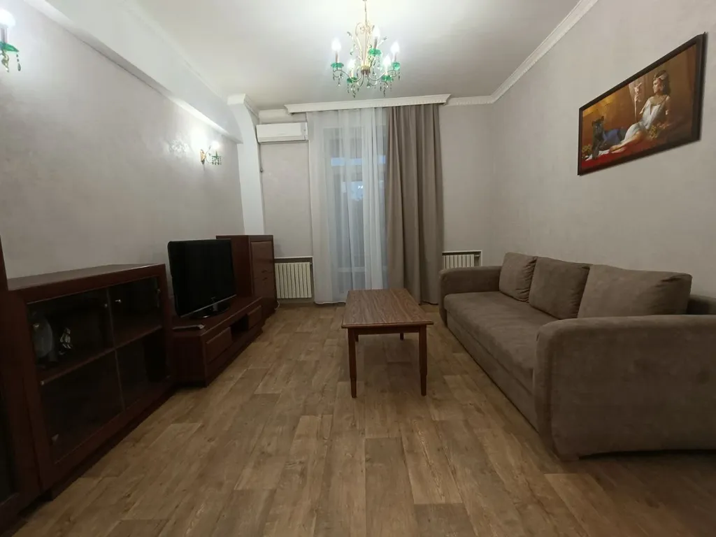 Чистая, новая в самом центре