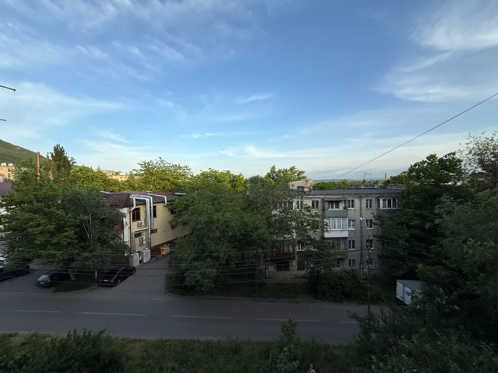 Новая видовая квартира в центре с панорамным видом на горы.