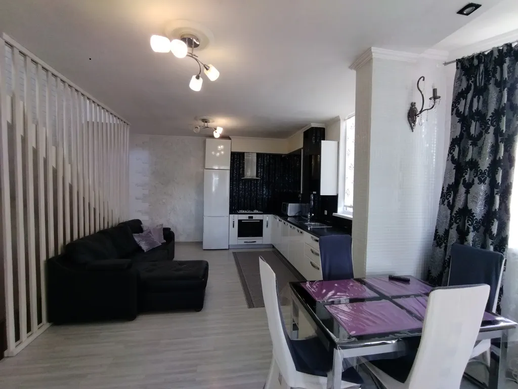 Трехуровневая 3-к квартира с террасой, у моря