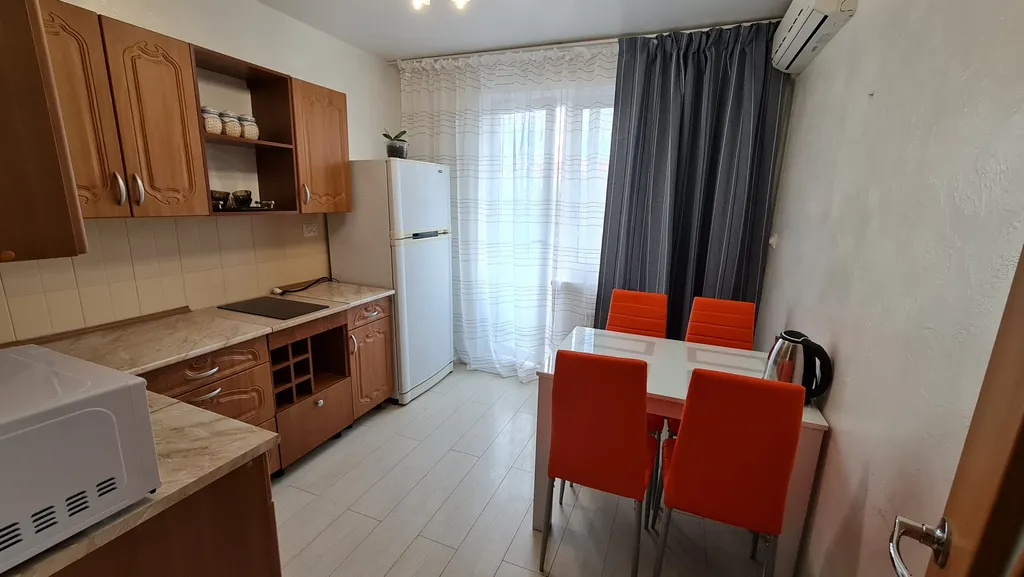 Квартира Близко к основным транспортным маршрутам и инфраструктуре — аренда посуточно в Артём