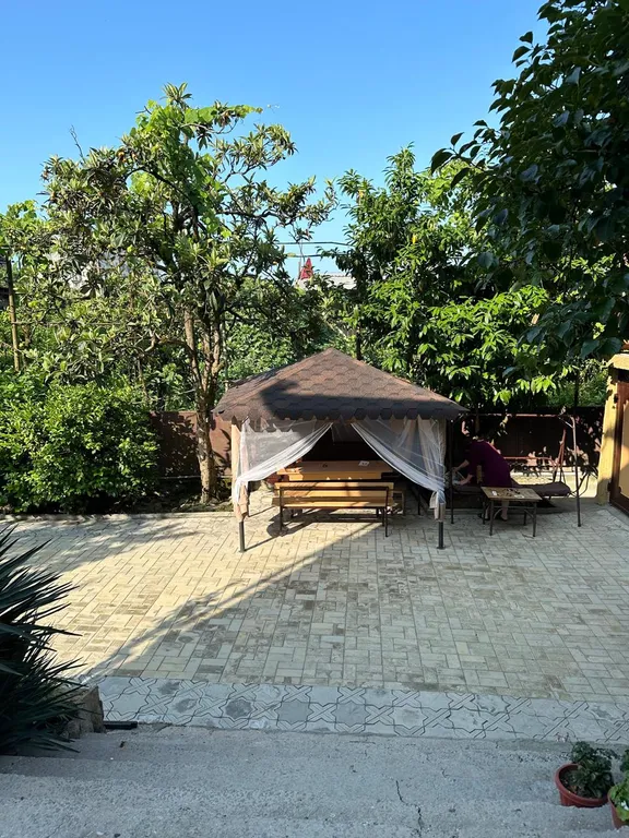 Квартира Комната в апартаментах с видом на гору, со всеми удобствами и кухней — Сухум