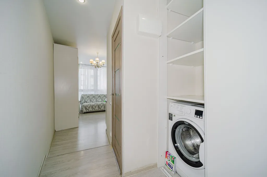 Уютная студия с панорамным окном