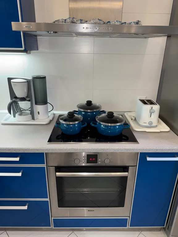 On two levels with two bathrooms