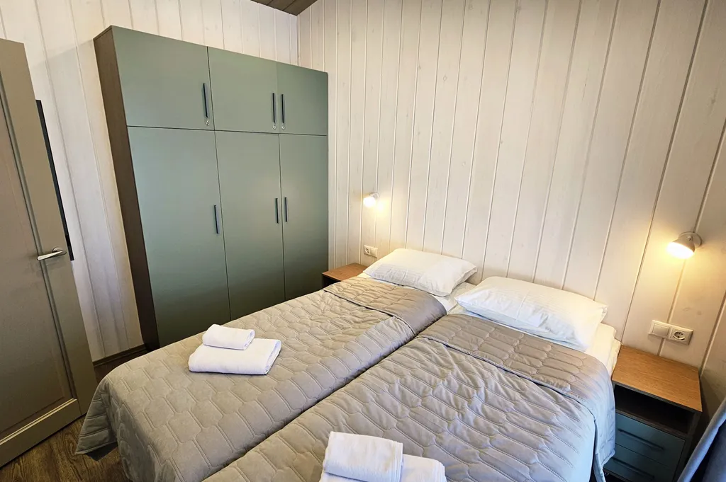 Далеко и надолго