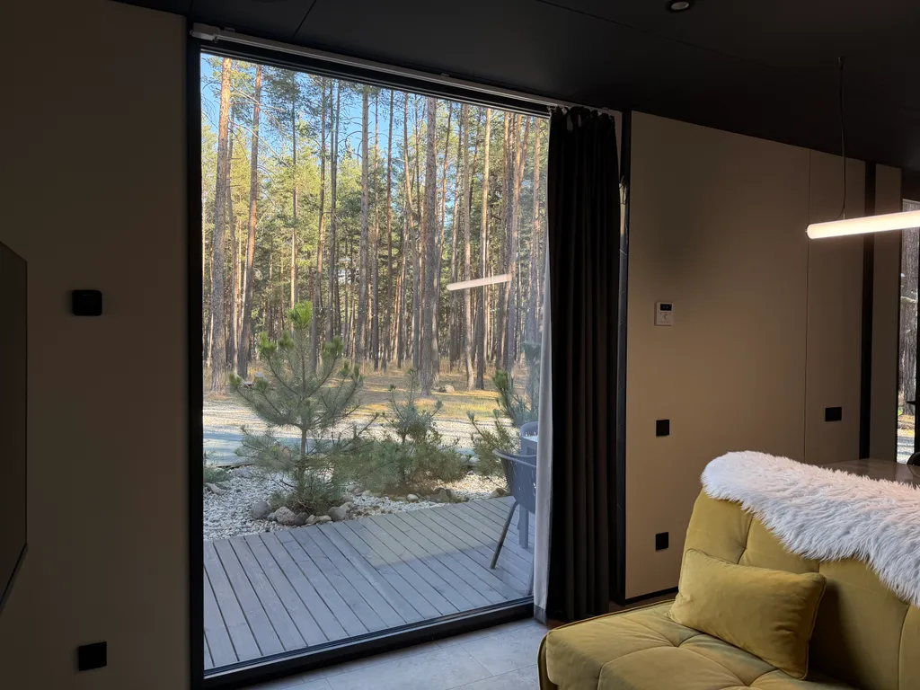 Глэмпинг в лесу