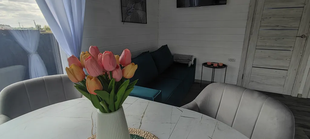 Домик у реки: банный чан, костёр, беседка с мангалом