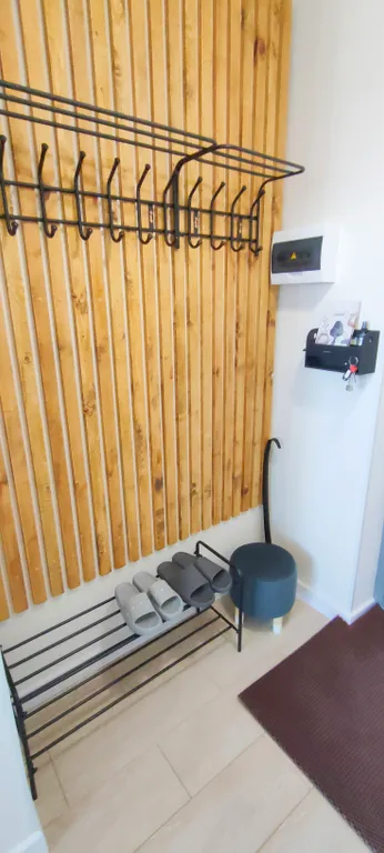 Просторная квартира с отдельной спальней недалеко от МНТК