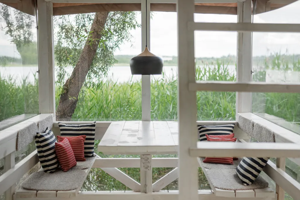 Домик-палатка Скворечник на берегу реки