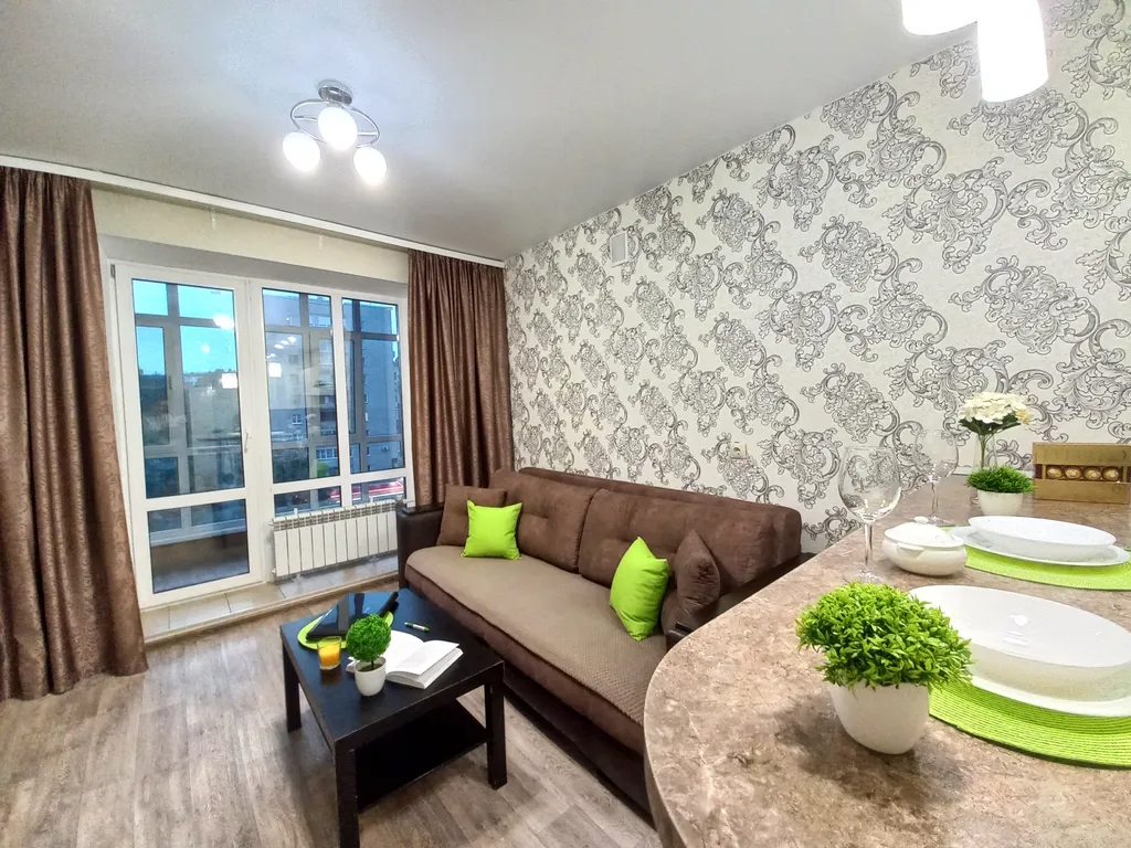 Евродвушка с панорамным остеклением рядом с зоопарком