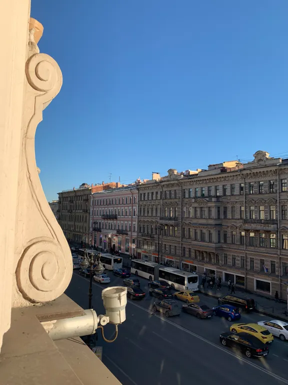 Студия с камином